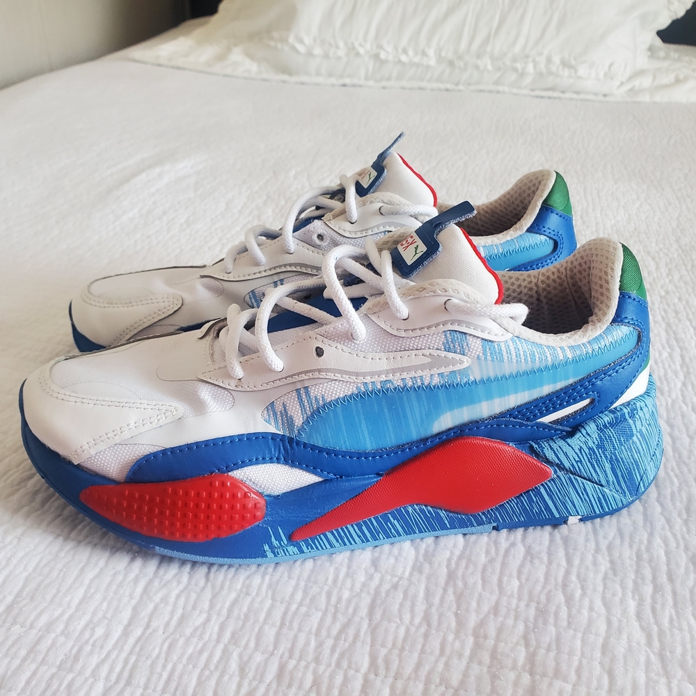 🚨Mens Puma Sneakers - White, Blue, and Red🚨